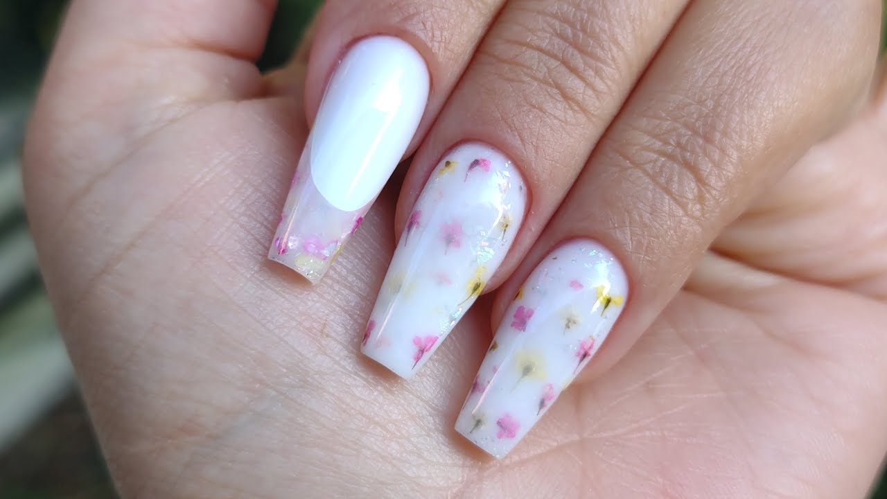 Mitos e verdades sobre unhas de gel: faz mal mesmo?