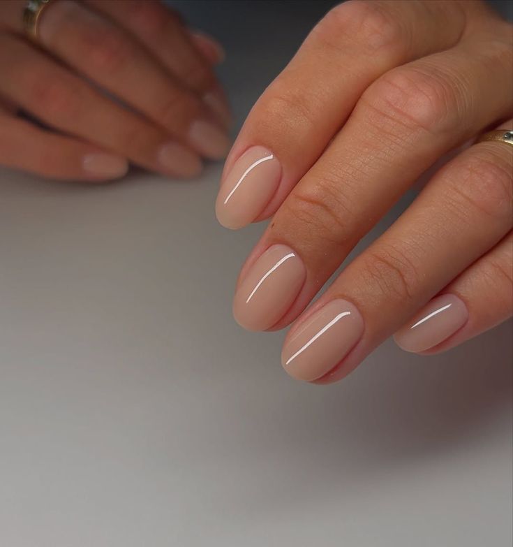 Soap nails: unhas minimalistas com aparência fresca e simples, tendência para 2025