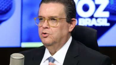 Ministro Wolney Queiroz discute descontos indevidos do INSS em entrevista.