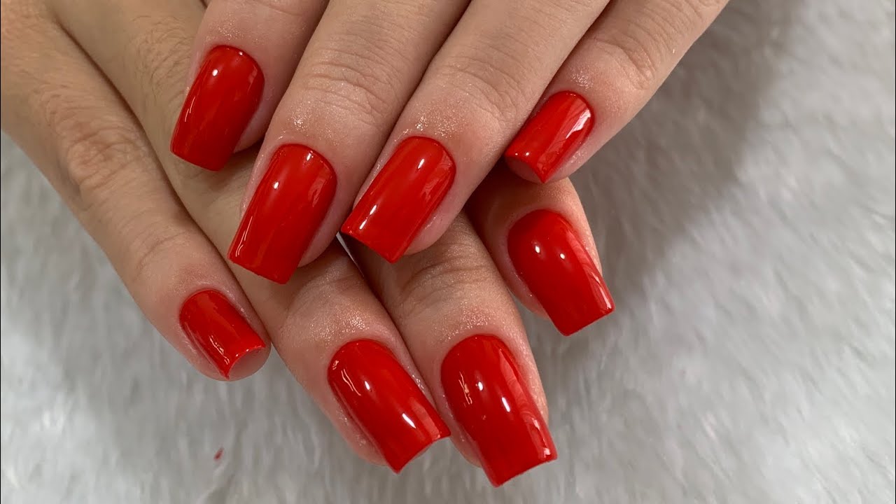 Pintou alergia? Descubra os mitos e verdades sobre esmaltes que podem estar irritando suas unhas e sua pele