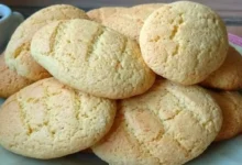 Deliciosos bolachões goianos Pata de Elefante, uma receita irresistível e tradicional.