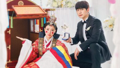 Cena de dorama com casal em casamento tradicional coreano e traje moderno