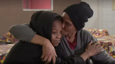 Mãe e filha em situação de rua se abraçam emocionadas após reencontro em Campinas