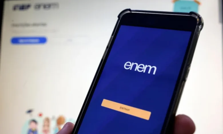 Tela inicial do aplicativo ENEM em smartphone, destacando a opção de entrada para inscrições do exame 2025.