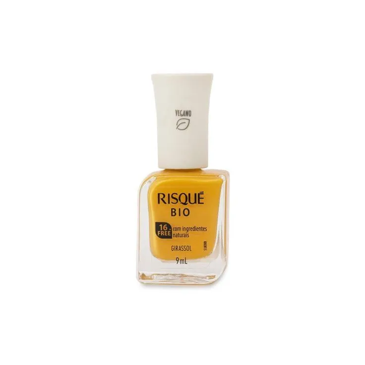 Pintura de unhas com esmalte Risqué Bio na cor Girassol, com a certificação cruelty-free
