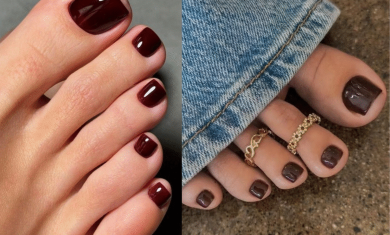 Unhas dos pés com esmaltes vinho e marrom cacau, tendências do inverno