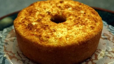 Bolo de aipim com casquinha crocante e interior macio