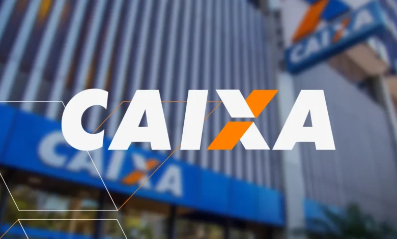 Imagem mostrando a fachada da Caixa Econômica Federal, com o logo visível, relacionada à liberação de empréstimo com imóvel como garantia.