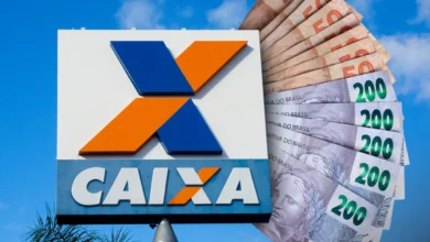 Empréstimo liberado pela Caixa Econômica para negativados, com cédulas de R$ 50 e R$ 200 ao fundo, simbolizando a liberação de crédito.