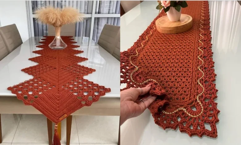 Dois modelos de caminho de mesa em crochê artesanal em tons terrosos