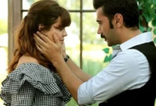 Cena romântica entre os protagonistas da novela turca Terra Amarga.