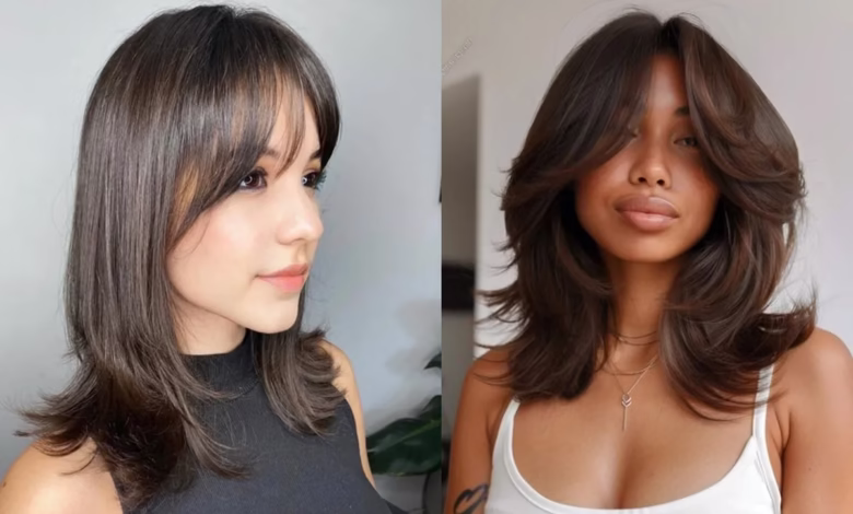 Corte médio com franja, um estilo moderno que traz frescor e leveza ao visual.