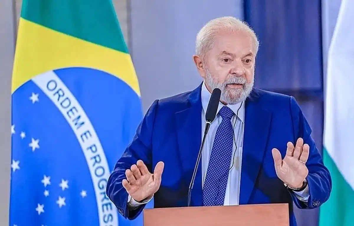 Presidente Lula discursa sobre novas regras para o crédito habitacional no Brasil.