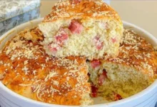 Pão caseiro de colher, fácil de fazer e sem necessidade de sovar.
