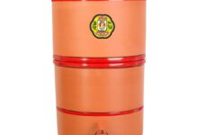 Filtro de barro com torneira, essencial para purificar a água de forma natural.