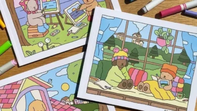 Imagem colorida de cadernos de colorir Bobbie Goods com ilustrações fofas de ursos em diferentes atividades.