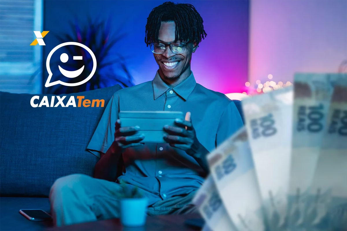 Pessoa acessando o Caixa Tem para verificar saque extra de R$ 108 em benefício social.