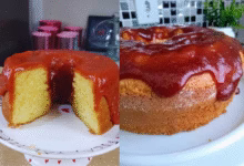 Bolo de fubá com cobertura de goiabada escorrendo, servido em prato decorado