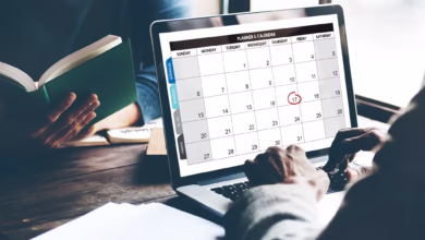 Calendário digital exibindo a data do próximo feriado prolongado.