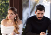 Cena dramática de casal em novela turca exibida em agosto