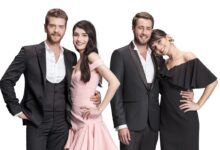 A imagem do elenco da novela turca 'Yüksek Sosyete', com dois casais em trajes de gala.