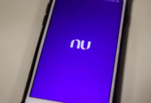 Aplicativo do Nubank aberto na tela de um smartphone