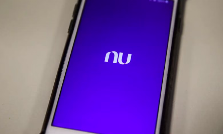 Aplicativo do Nubank aberto na tela de um smartphone