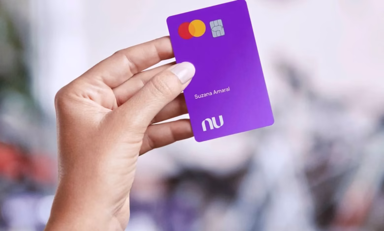 Cartão do Nubank mostrando a opção de aumento automático de limite de crédito.
