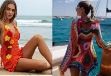 Modelo de saída de praia de crochê com flores coloridas e estilo boho, ideal para o verão.
