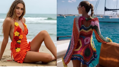 Modelo de saída de praia de crochê com flores coloridas e estilo boho, ideal para o verão.