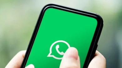 Ícone do WhatsApp em smartphone, representando a lista de celulares que perderão o acesso ao WhatsApp em setembro.