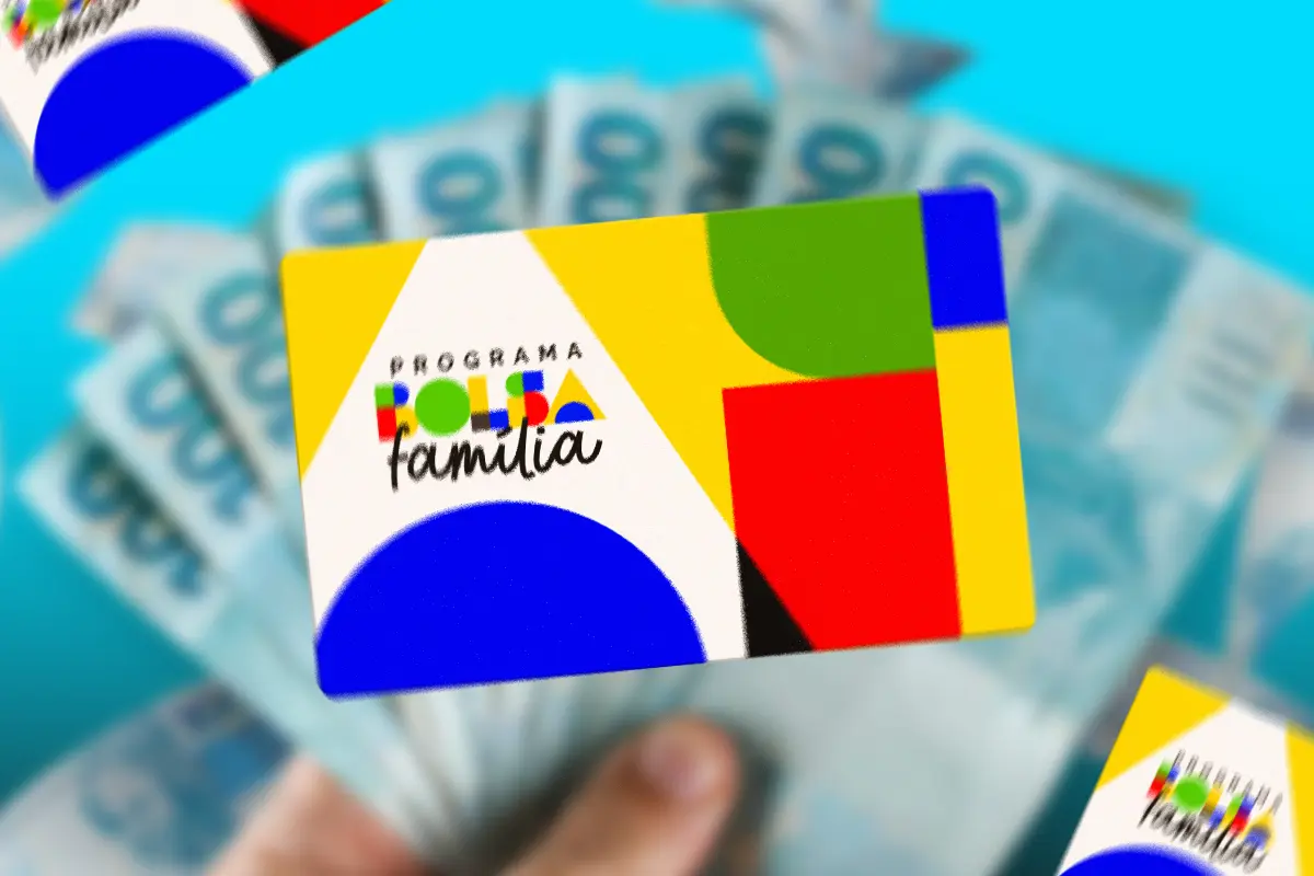 Cartão do Programa Bolsa Família e notas de dinheiro, destacando a importância do pagamento de setembro.