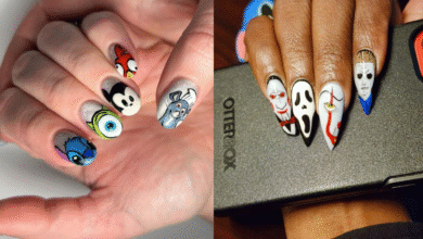 Montagem de duas fotos: na imagem da esquerda, unhas decoradas com personagens de animação, como o monstro Mike Wazowski de "Monstros S.A" e o alienígena Stitch. Na imagem da direita, unhas com personagens de filmes de terror, como o boneco de "Jogos Mortais", a máscara de "Pânico" e o assassino Michael Myers de "Halloween".