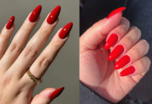 Montagem de duas fotos de mãos com unhas longas, esmaltadas em cores de vermelho intenso. Uma mão tem a cor bordô/vinho e a outra um vermelho vivo, demonstrando a versatilidade do esmalte na moda.