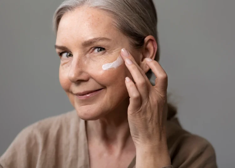 Imagem ilustrativa sobre dicas de como conquistar uma pele saudável mesmo após os 50 anos.
